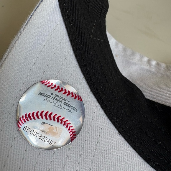 MLB Boston “B” Seersucker Striped Visor – ’47 Brand (OSFA) - Picture 4 of 5